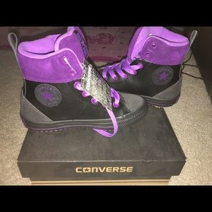 Girl Converse boots